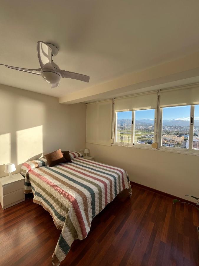 Piso Con Piscina Primera Linea De Playa Lägenhet Torre Del Mar Exteriör bild